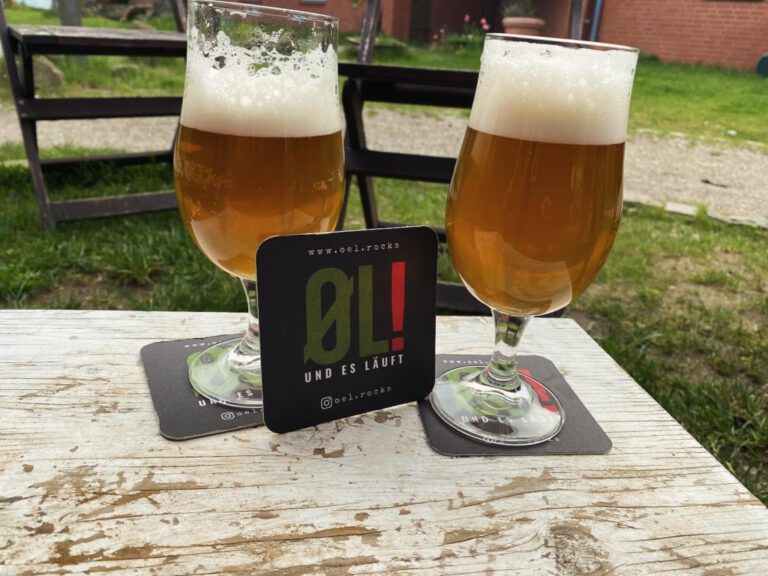 Instagram post from oel.rocks. This post is in position 3.